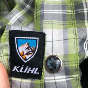 Large Kuhl 100% poly short sleeve pearl snap